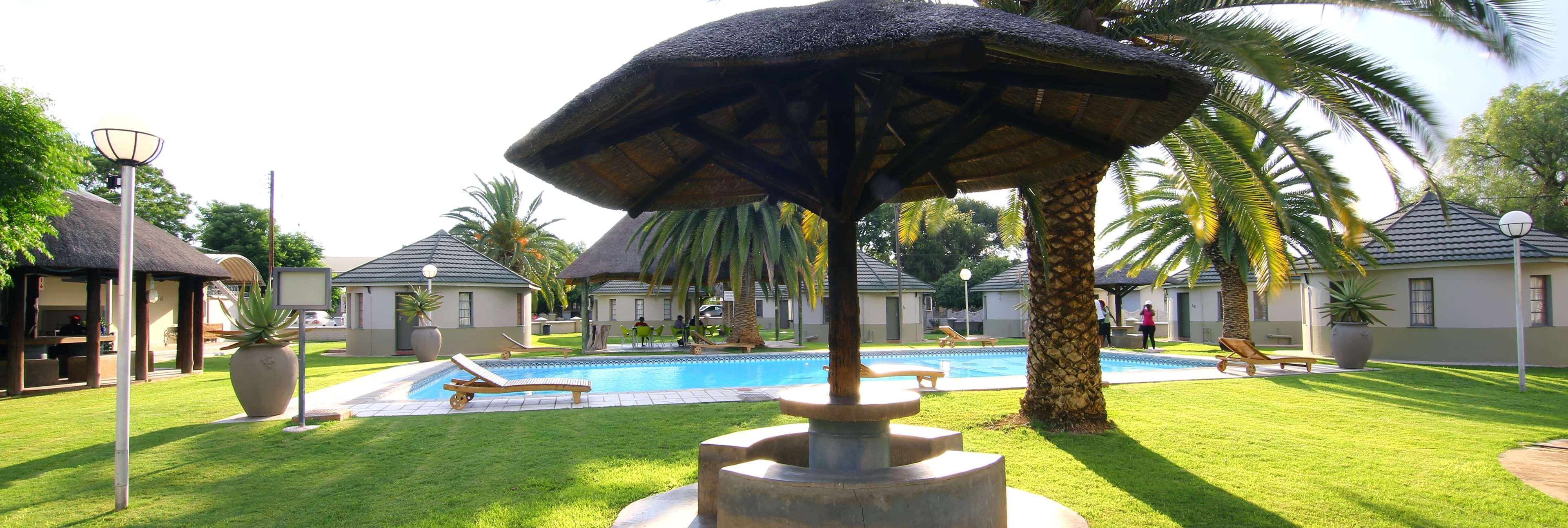 Kalahari Arms Hotel Khemsbok Exterior photo
