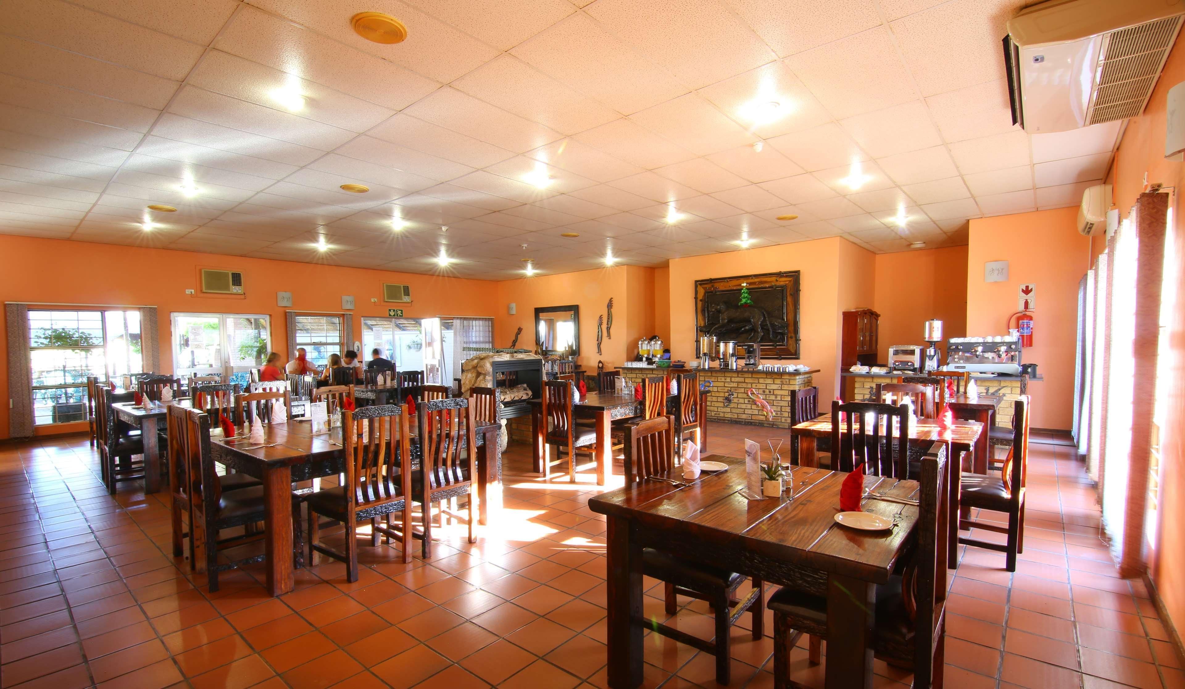 Kalahari Arms Hotel Khemsbok Exterior photo