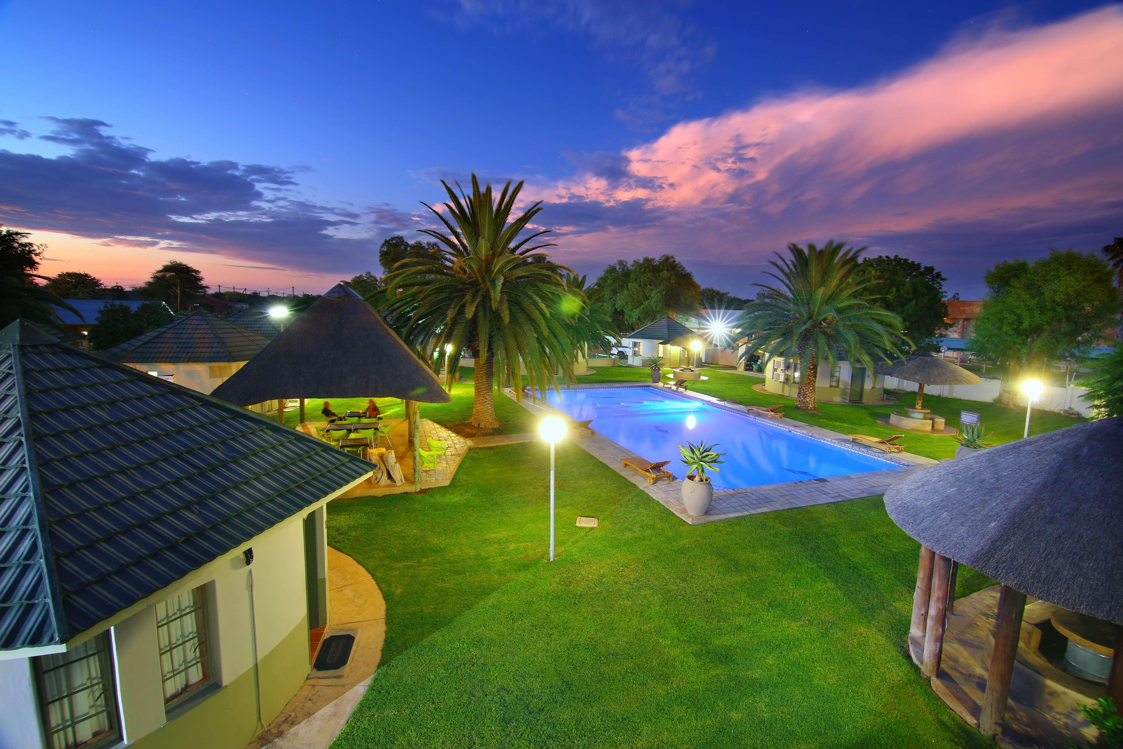 Kalahari Arms Hotel Khemsbok Exterior photo